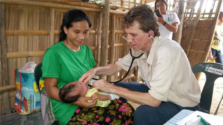 Statt Urlaub: Gnarrenburger Arzt versorgt Menschen auf den Philippinen Der Gnarrenburger Arzt Dr. Andreas Mittelstädt war für die Organisation German Doctors ehrenamtlich auf den Philippinen im Einsatz.