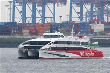 Der "Halunder Jet" (Archivfoto) wurde auf dem Weg von Helgoland nach Cuxhaven beschädigt.