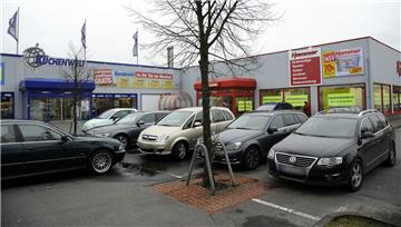 Der Hammer-Markt an der Langener Landstraße zieht Ende des Monats nach Spaden. Das Möbelhaus Meyerhoff, Nachbarmieter auf dem Gewerbegrundstück, erwägt, die Immobilie künftig zusätzlich zu nutzen.