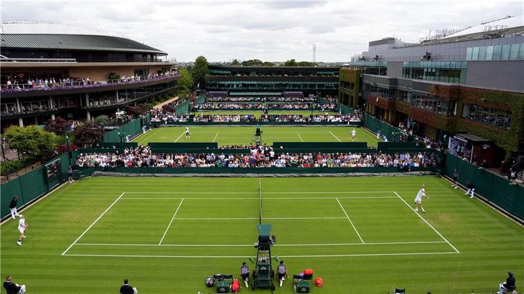 Struff mag Wimbledon-Flair: „Man spürt, dass es heilig ist“ Der heilige Rasen in Wimbledon kann für die Tennis-Profis auch eine Herausforderung sein.