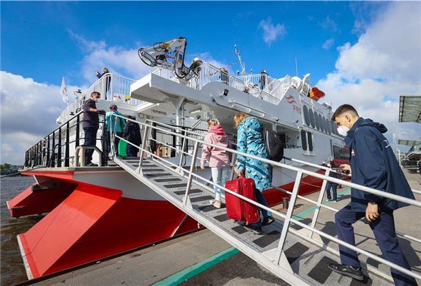 Der Helgoland-Katamaran startet am Freitag in die neue Saison.