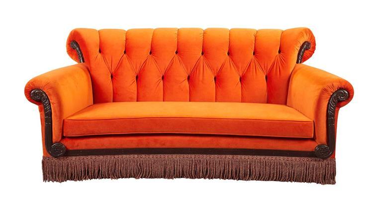 Andenken an Hit-Serie „Friends“ in den USA teuer versteigert Der Hit der Auktion war ein oranges Sofa vom Set der „Friends“-Serie