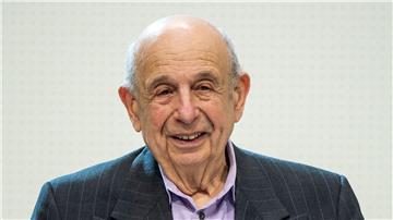 Der Holocaust-Überlebende Guy Stern im Mai 2019 als Gast im niedersächsischen Landtag.