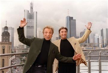 Der Ideenwettbewerb ist beendet. Es ging um die Frage, wie man Roy Horn (rechts), hier mit seinem Partner Siegfried Fischbacher, in Nordenham würdigen könnte. Drei der eingereichten Vorschläge werden prämiert.