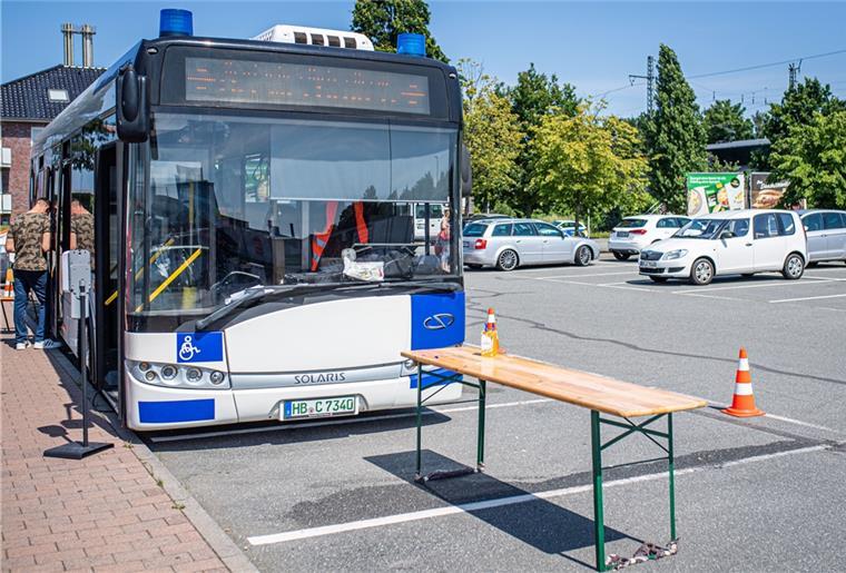 Der Impfbus in Bremerhaven steht samstags nun vor der Stadthalle.