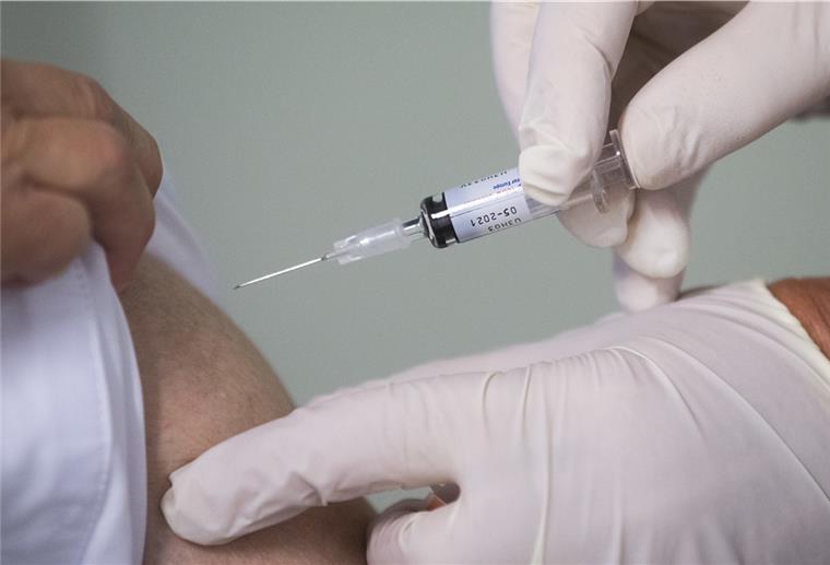 Der Influenza-Impfstoff wird knapp: In der Praxisgemeinschaft von Dr. Schmidt, Cordula Schäfer und Gerald Zinn ist der Bestand fast aufgebraucht.