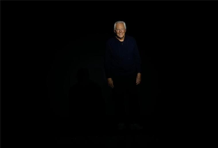 Der Monolith der Mode - Giorgio Armani wird 90 Der italienische Modemacher Giorgio Armani - hier bei der Präsentation seiner Herbst-Winter-Kollektion 2024/25 in Mailand - wird 90.