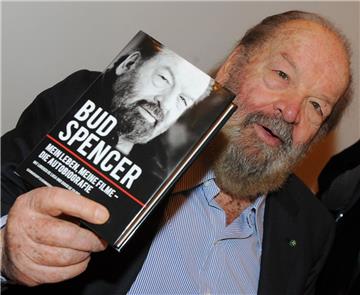 Der italienische Schauspieler Bud Spencer ist in Rom im Alter von 86 Jahren gestorben. Erst Anfang des Jahres erschien eine Biografie. 