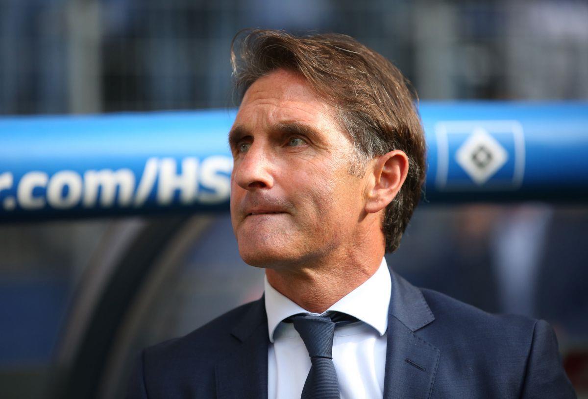 Der Job von Hamburgs Trainer Bruno Labbadia steht jetzt auf der Kippe.