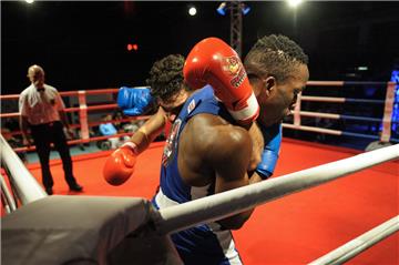 Der Kampftag der Fishtown Fighters ist gesichert. Am Samstag wird auch Kevin Boyake (blaues Trikot) in der Kolbhalle wieder in den Ring steigen.
