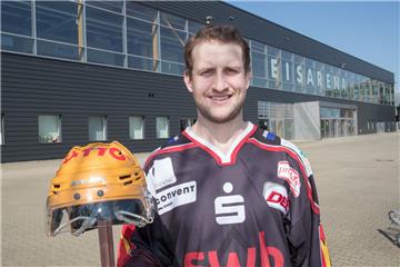 Der Kanadier Carson McMillan stürmt in der nächsten Eishockeysaison für die Fischtown Pinguins.