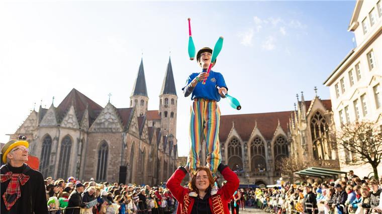 Der Karnevalsumzug sollte sich laut den Veranstaltern rund fünf Stunden durch die Braunschweiger Innenstadt ziehen.