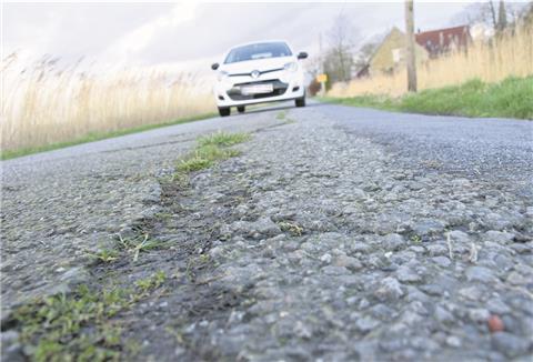 Der Kirchweg in Waddens gehört zu den Wegen, die im Zuge der geplanten Flurbereinigung ausgebaut werden sollen.