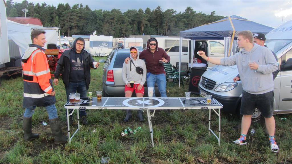 Der kleine Bruder von Funkyball: Bier-Pong.