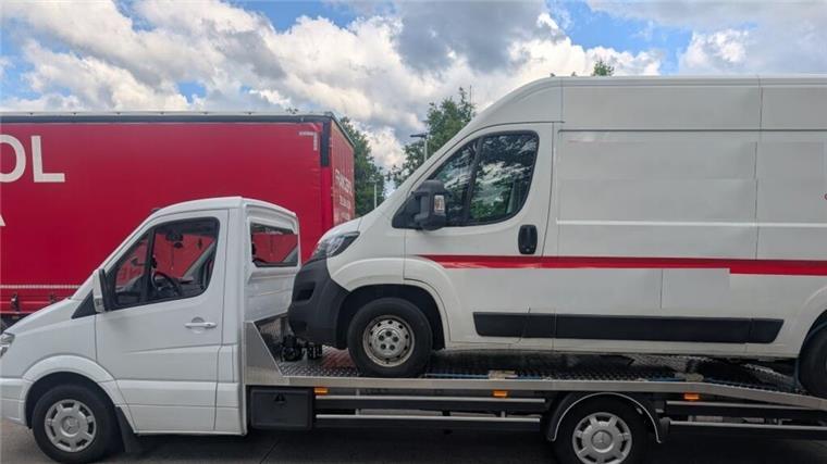 Der kontrollierte Kleintransporter war um mehr als 40 Prozent überladen. So war eine Weiterfahrt nicht möglich.