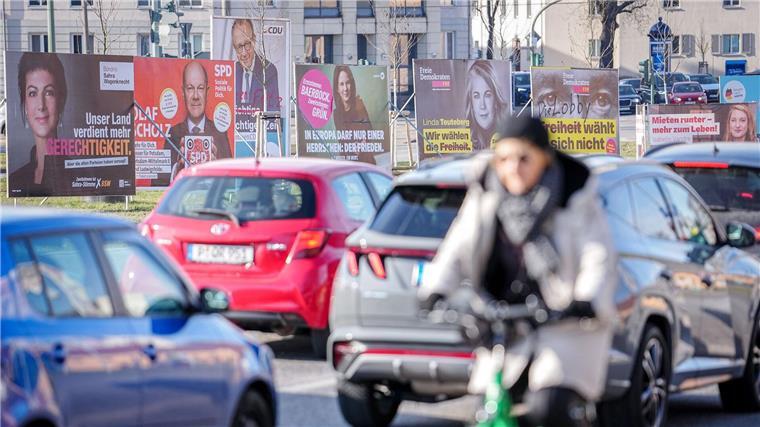 Der kurze Winterwahlkampf war zuletzt geprägt von der Debatte über eine Begrenzung der Migration. (Archivbild)