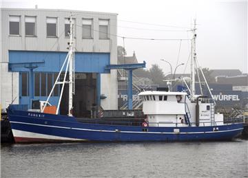 Ende eine Reise: Der Kutter "Margrit" liegt im Fischereihafen an der Kette, weil der Eigentümer nicht alle Umbau-Rechnungen bezahlt haben soll.