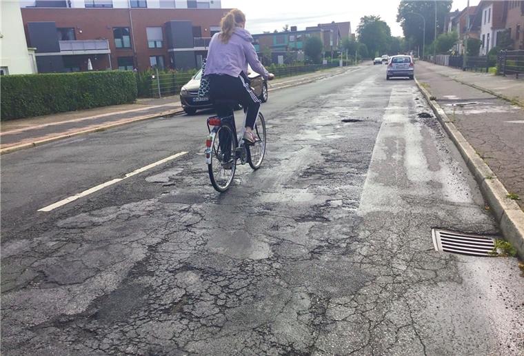 Der lange Mecklenburger Weg in Bremerhaven ist seit Jahrzehnten eine Kraterpiste.