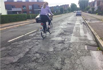 Der lange Mecklenburger Weg in Bremerhaven ist seit Jahrzehnten eine Kraterpiste.