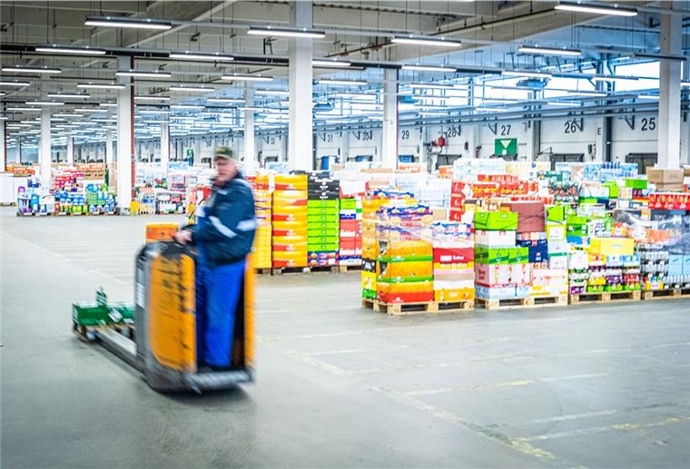 Blick in das Zentrallager von Aldi in Beverstedt.