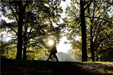 Der letzte Oktobertag wird noch mal schön sonnig in Bremen und Niedersachsen. Insgesamt war der Oktober aber zu warm und zu nass.