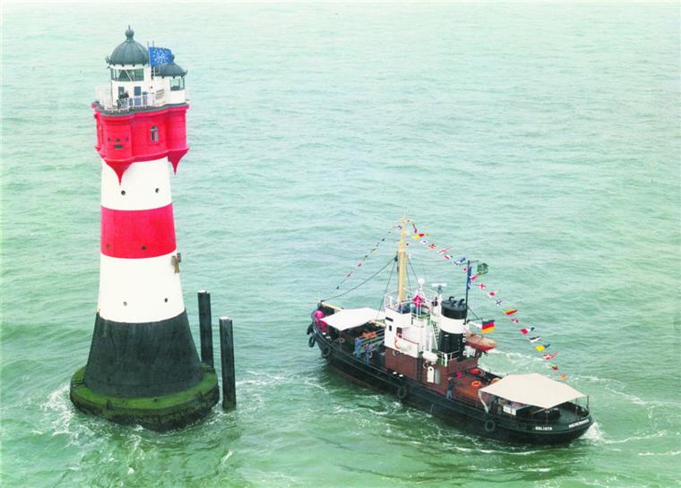Der Leuchtturm "Roter Sand" in der Wesermündung soll saniert werden.
