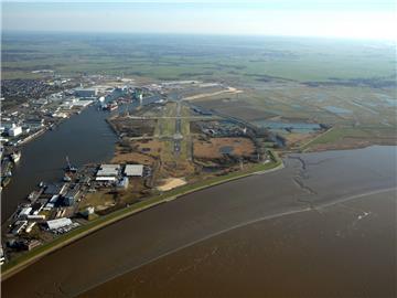 Der Lunedeich in Bremerhaven lockt auch viele Liebespaare an. 