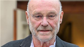 Der Maler und Bildhauer Anselm Kiefer schätzt den Schaden auf mehr als eine Million Euro.