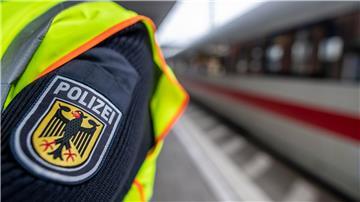 Der Mann war mit seinen Kindern im ICE unterwegs nach Berlin. (Symbolbild)