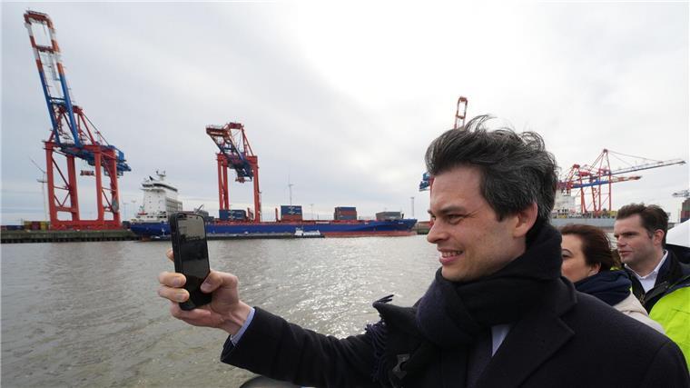 Der maritime Koordinator der Bundesregierung, Christoph Ploß, sieht in den Häfen künftige Energie-Drehkreuze. (Archivbild)