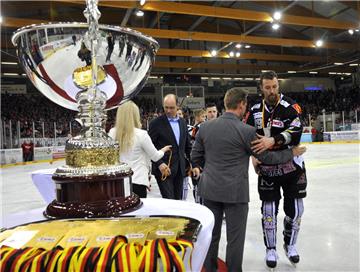 Der Meisterpokal bleibt vorerst die einzige Belohnung für den DEL2-Meister, ein Aufstieg in die DEL ist weiterhin nicht möglich.