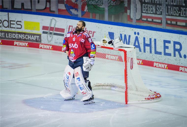 Der nachverpflichtete Torwart Ilya Andryukhov überzeugte in seinem ersten vollen Spiel für die Pinguins.