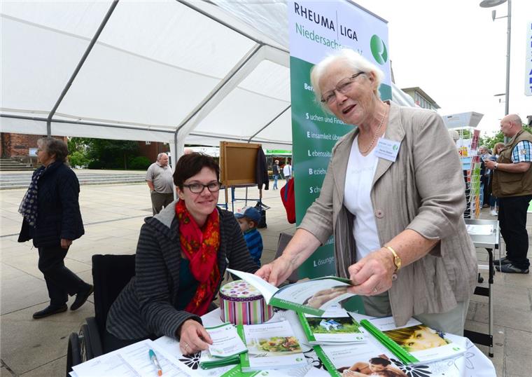Stand der Rheuma-Liga beim Infotag des Bremerhavener Topfs