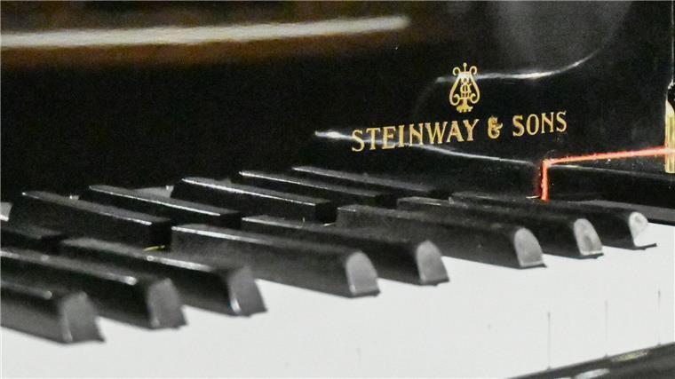 Klangvolles für die Welt - Berühmte Klavierbauer im Fokus Der Name „Steinway & Sons“ ist nicht nur Branchenkenner klangvoll.