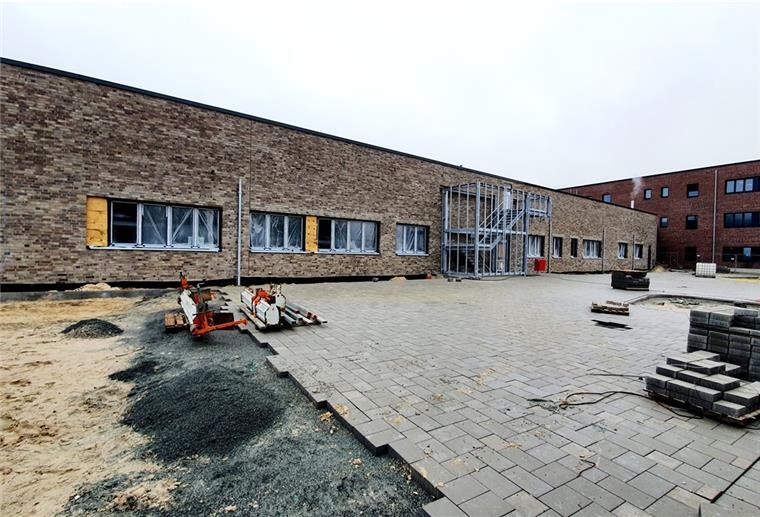 Der Neubau der Oberschule „Achtern Diek“ in Dorum fordert alle Beteiligten heraus, liege aber gut im Zeitplan, sagt Maren Bösch, Vorsitzende des Schulelternrats.