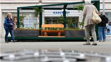 Der neue Klimacontainer in Göttingen soll unter anderem Schatten spenden und für Kühlung sorgen.