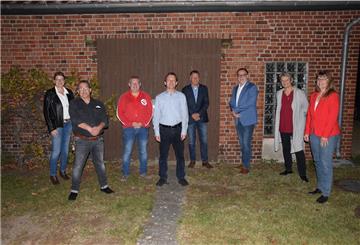 Der neue Vorstand der Zevener SPD mit dem Vorsitzenden Michael Solty (Dritter von rechts).