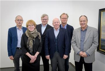 Der neue Vorstand des Kuratorium des Deutschen Schifffahrtsmuseums. Von links: Thomas Rebstock, Stefanie Bressel, Peter Klett, Claus Brüggemann, Jörg Schulz, Klaus Kreowski. Im Bild fehlt Nils Schnorrenberger.
