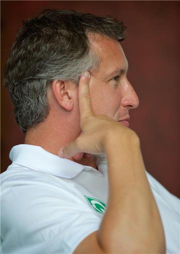 Der neue Werder-Geschäftsführer Frank Baumann präsentiert sich in Neuruppin sehr...