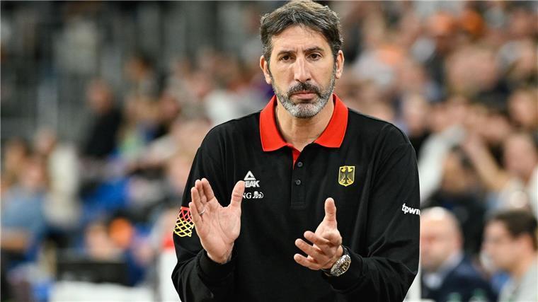 Der neuen Basketball-Bundestrainer Álex Mumbrú konnte sich über seinen ersten Sieg freuen.