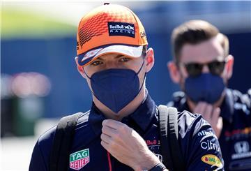 Der Niederländer Max Verstappen startet beim Großen Preis der Steiermark in Spielberg von der Pole Position. Er verwies Lewis Hamilton bei der Qualifikation auf Platz zwei.