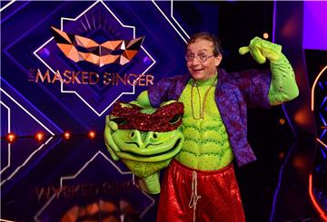 Der niedersächsische Komiker Wigald Boning ist als „Der Frosch“ in der vierten Folge der dritten Staffel der ProSieben-Show „The Masked Singer“ enttarnt worden. Bei „The Masked Singer“ singen Prominente in aufwendigen Bühnenkostümen um die Wette. 