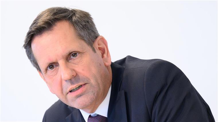 Ministerpräsident Lies für Abkehr vom Verbrenner-Aus Der niedersächsische Ministerpräsident Olaf Lies will „mit neuem Realitätssinn zur klimaneutralen Mobilität“. (Archivbild)