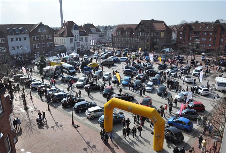 Nordenham: Zwei Veranstaltungen verschoben Der Nordenhamer Autofrühling, hier ein Foto aus dem Jahr 2017, ist beliebt. In diesem Jahr müssen die Nordenhamer aber darauf verzichten - zumindest im April.