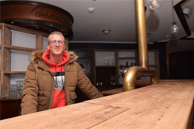 Nordenham: Brasserie am Marktplatz hat neuen Betreiber Der Nordenhamer René Kittel übernimmt die Brasserie.