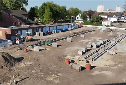 Der Parkplatz beim Kreishaus soll Ende Juli fertiggestellt sein.