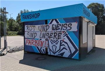 Der Pinguins-Fanshop wurde in den falschen Farben gestrichen.