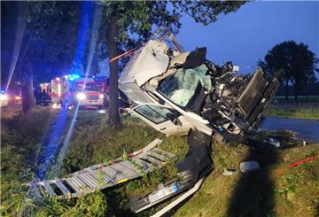 Der PKW wurde bei dem Unfall schwer beschädigt