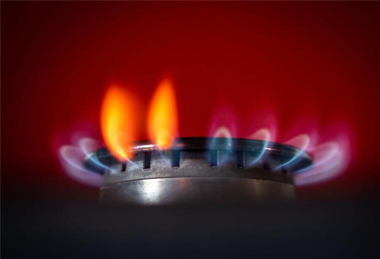 Strom- und Gasversorgung: Preisänderung bei der swb ab Juli Eine Gasflamme.