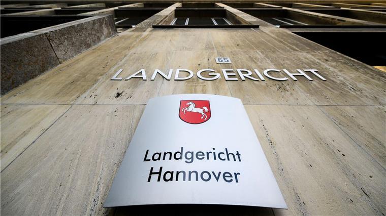 Von Kokain-Bande bestochen? Staatsanwalt auf der Anklagebank Der Prozess gegen den mutmaßlich korrupten Staatsanwalt beginnt am Landgericht Hannover unter verschärften Sicherheitsvorkehrungen. (Symbolbild)